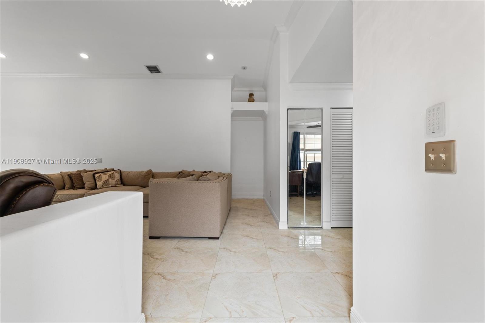 TOWNGATE - Residential