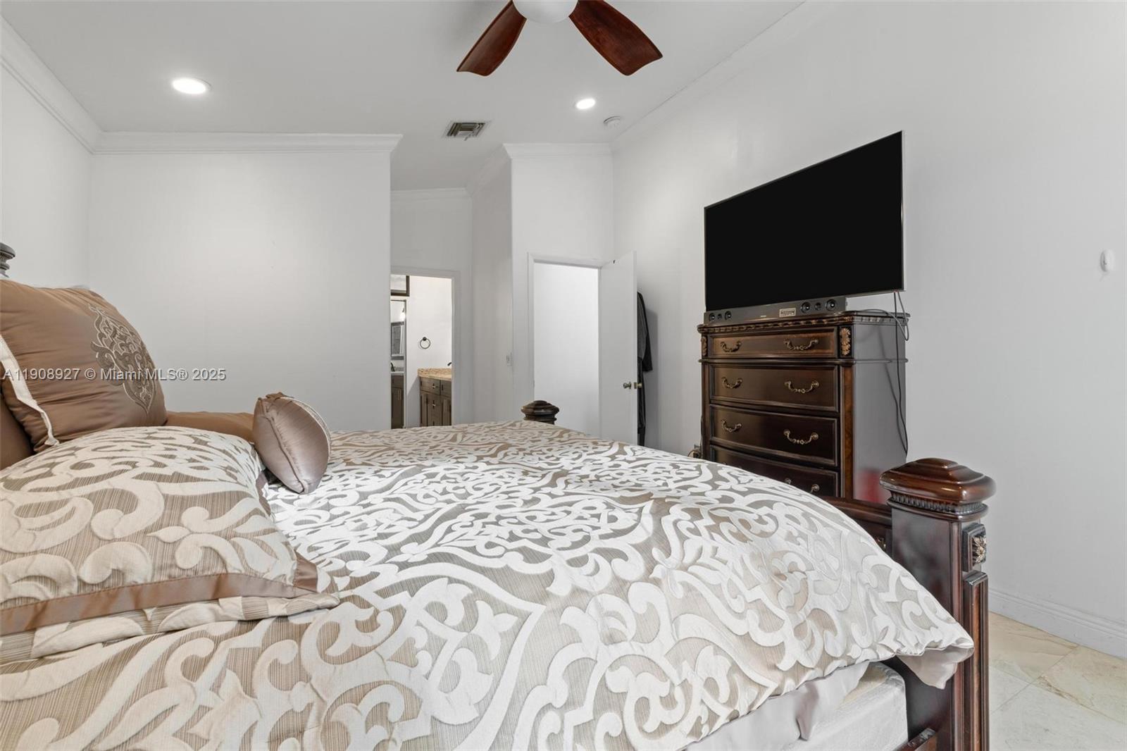 TOWNGATE - Residential