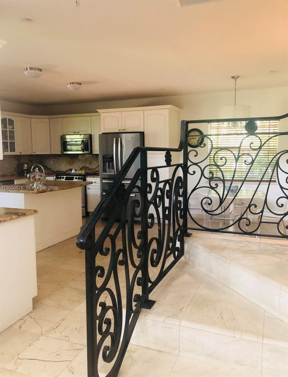 BRICKELL ESTATES - Residential