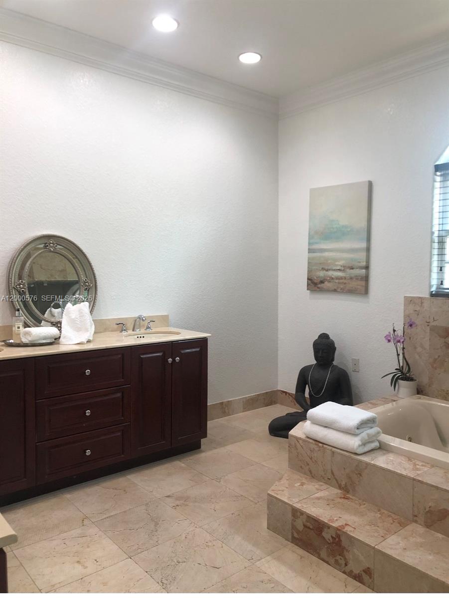 BRICKELL ESTATES - Residential