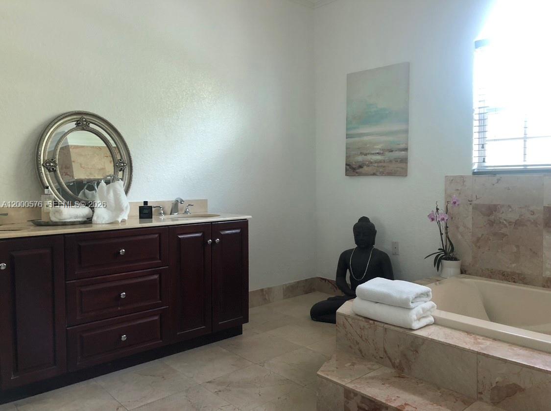 BRICKELL ESTATES - Residential