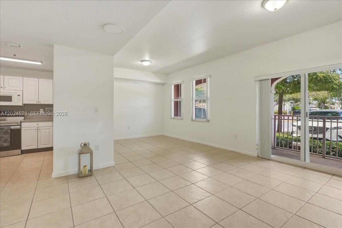 PROMENADE SHORES AT DORAL - Residential