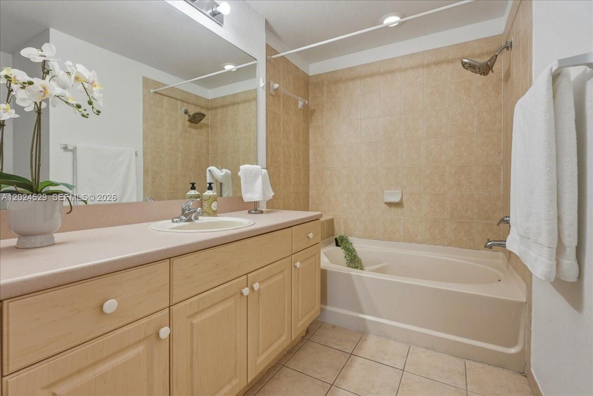 PROMENADE SHORES AT DORAL - Residential