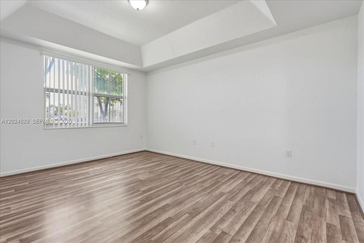 PROMENADE SHORES AT DORAL - Residential