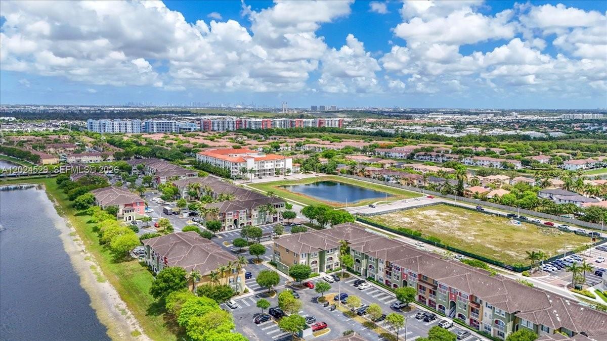 PROMENADE SHORES AT DORAL - Residential
