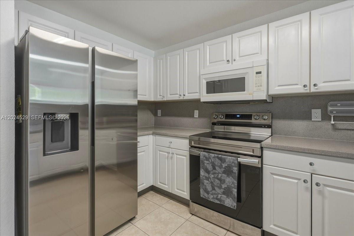 PROMENADE SHORES AT DORAL - Residential