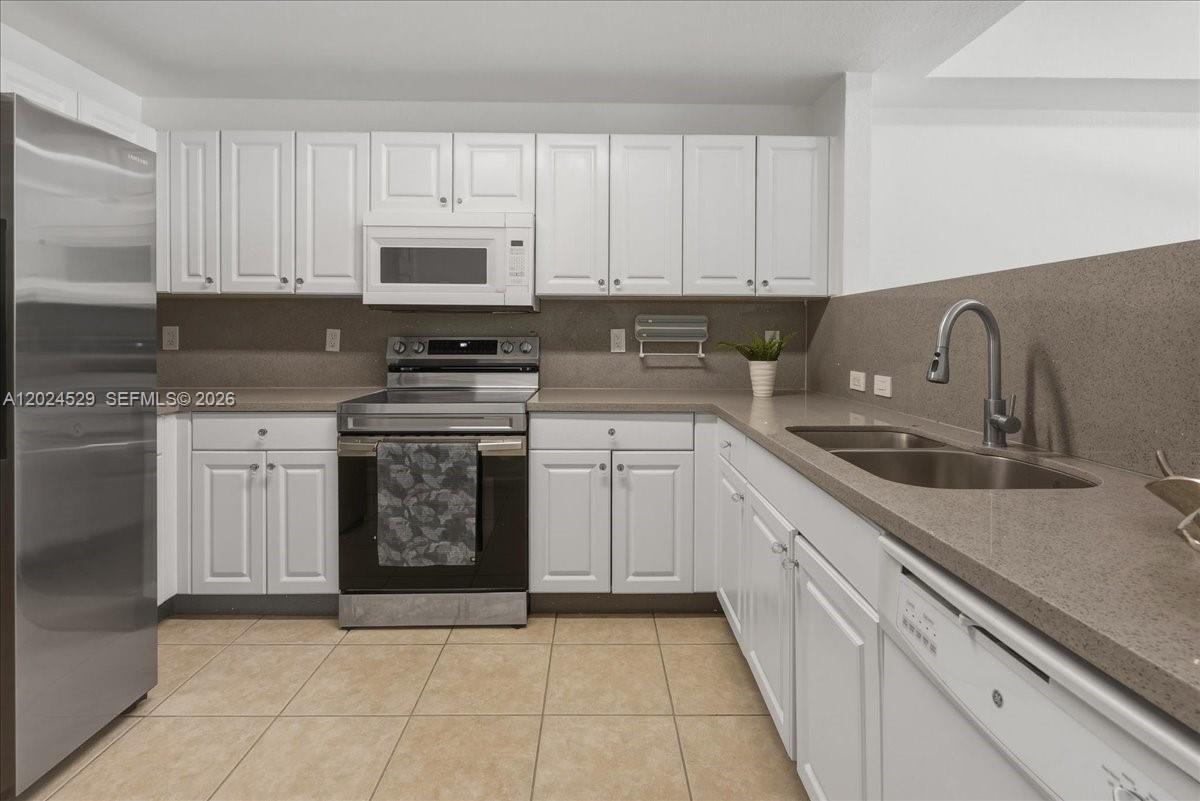 PROMENADE SHORES AT DORAL - Residential