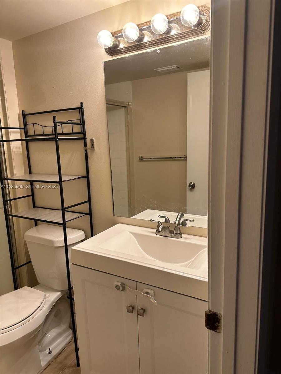 EDGEWATER CONDO - Residential Lease