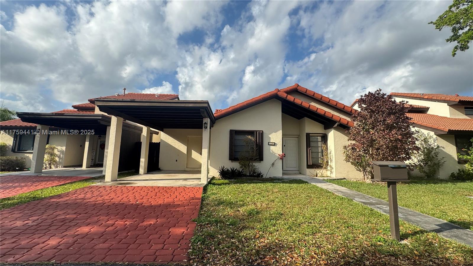 Rental Property at 11293 Sw 91st Ter, Miami, Broward County, Florida - Bedrooms: 3 
Bathrooms: 2  - $3,300 MO.