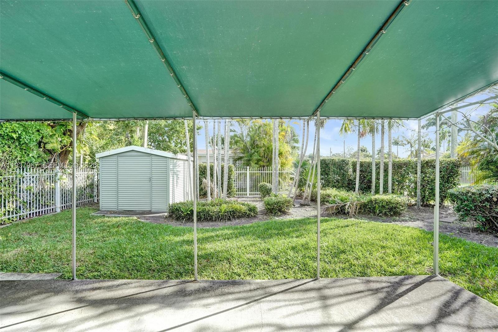 HOLLYWOOD HOMESITES SECON - Residential