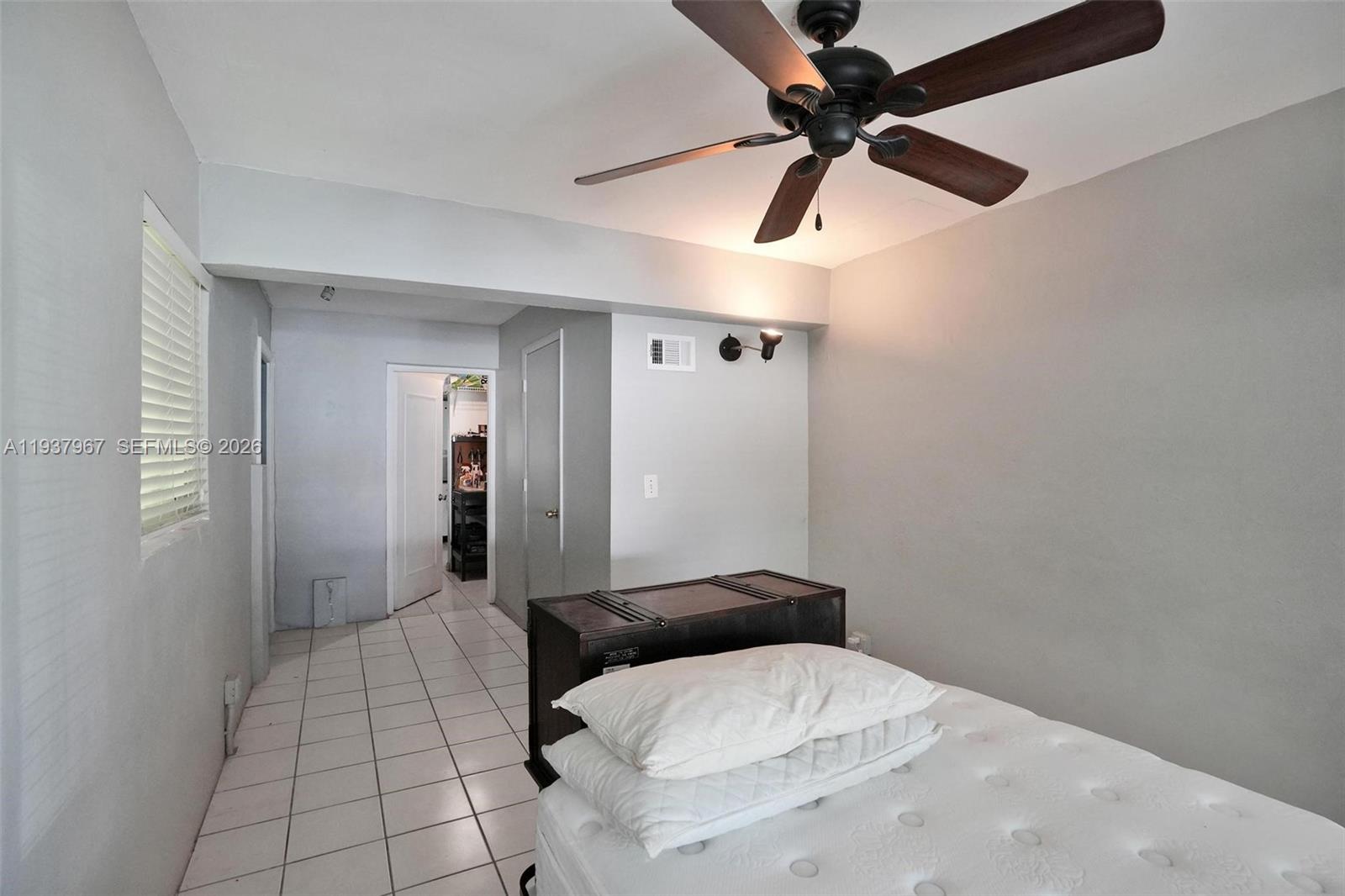 HOLLYWOOD HOMESITES SECON - Residential