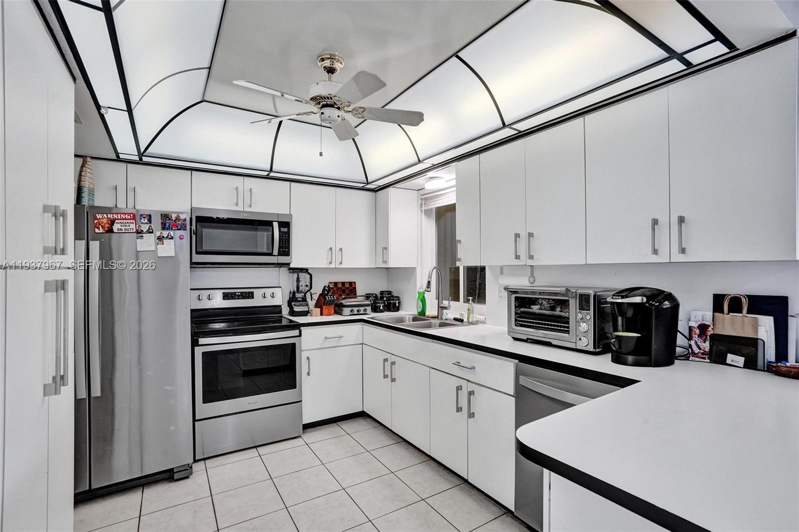 HOLLYWOOD HOMESITES SECON - Residential