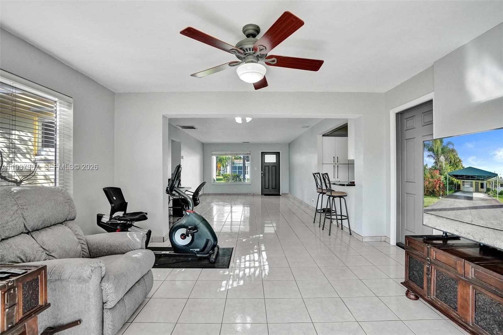 HOLLYWOOD HOMESITES SECON - Residential