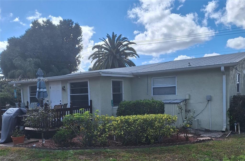 Photo of 5525 SE Ault Ave, Stuart, FL 34997 (MLS # A11985692)