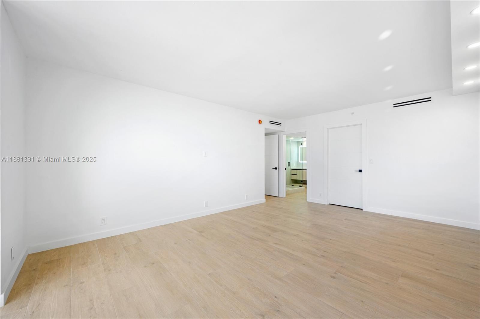 TURNBERRY ISLE CONDO - Residential Lease