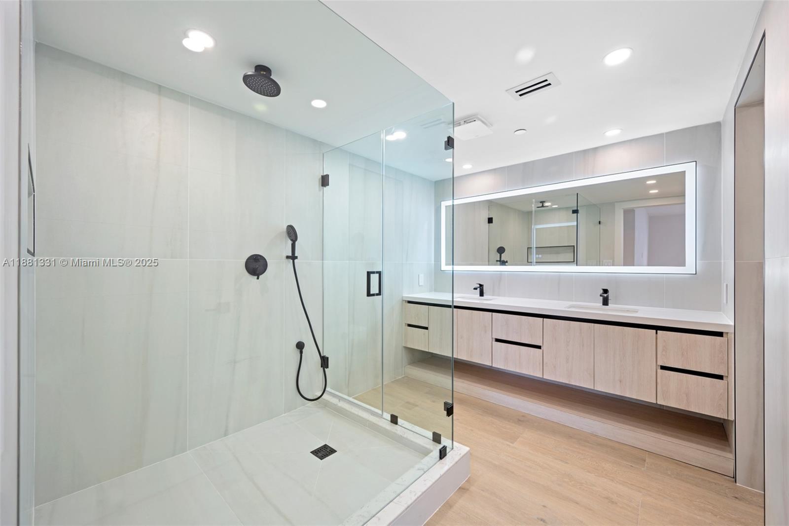 TURNBERRY ISLE CONDO - Residential Lease