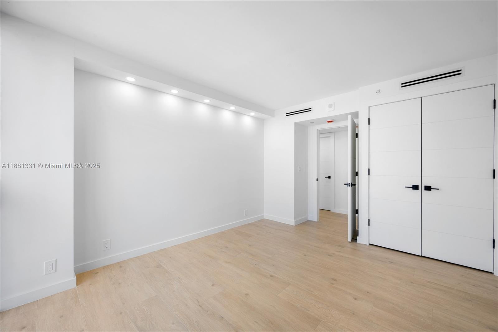 TURNBERRY ISLE CONDO - Residential Lease