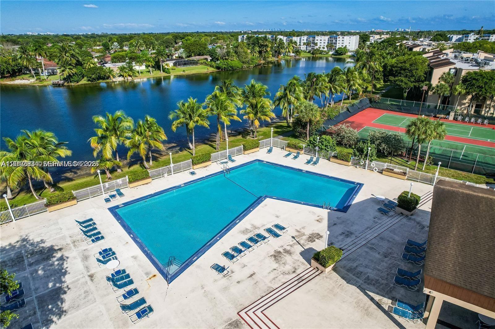 14525 N Kendall Dr 402J