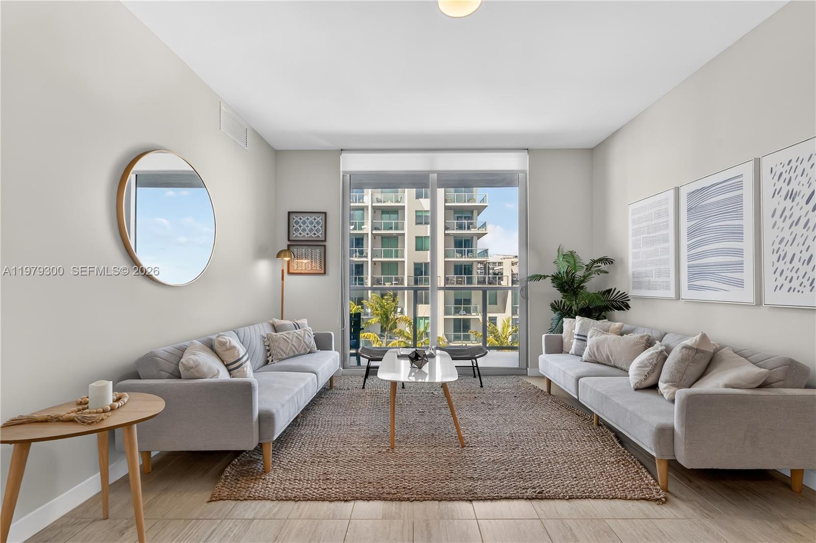 QUADRO CONDO - Residential