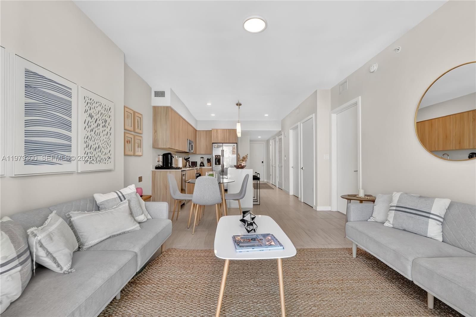 QUADRO CONDO - Residential