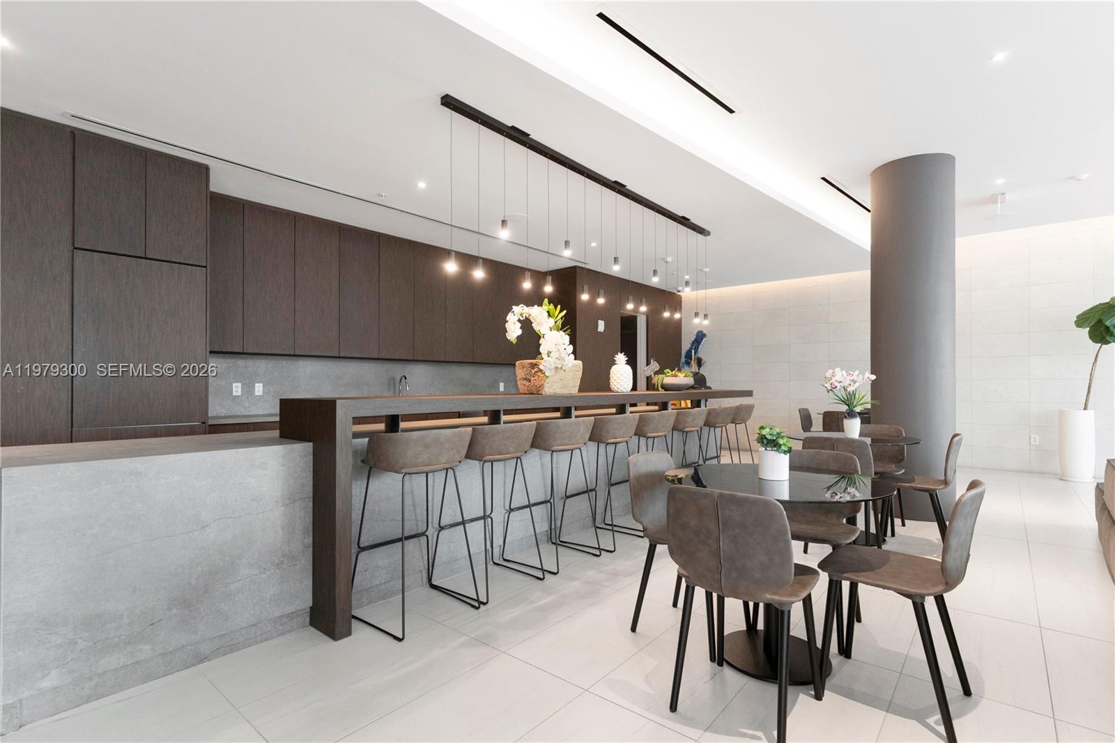 QUADRO CONDO - Residential