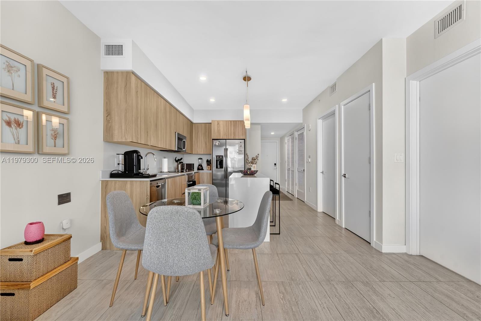 QUADRO CONDO - Residential