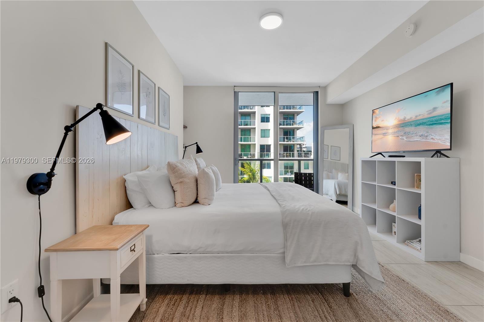 QUADRO CONDO - Residential