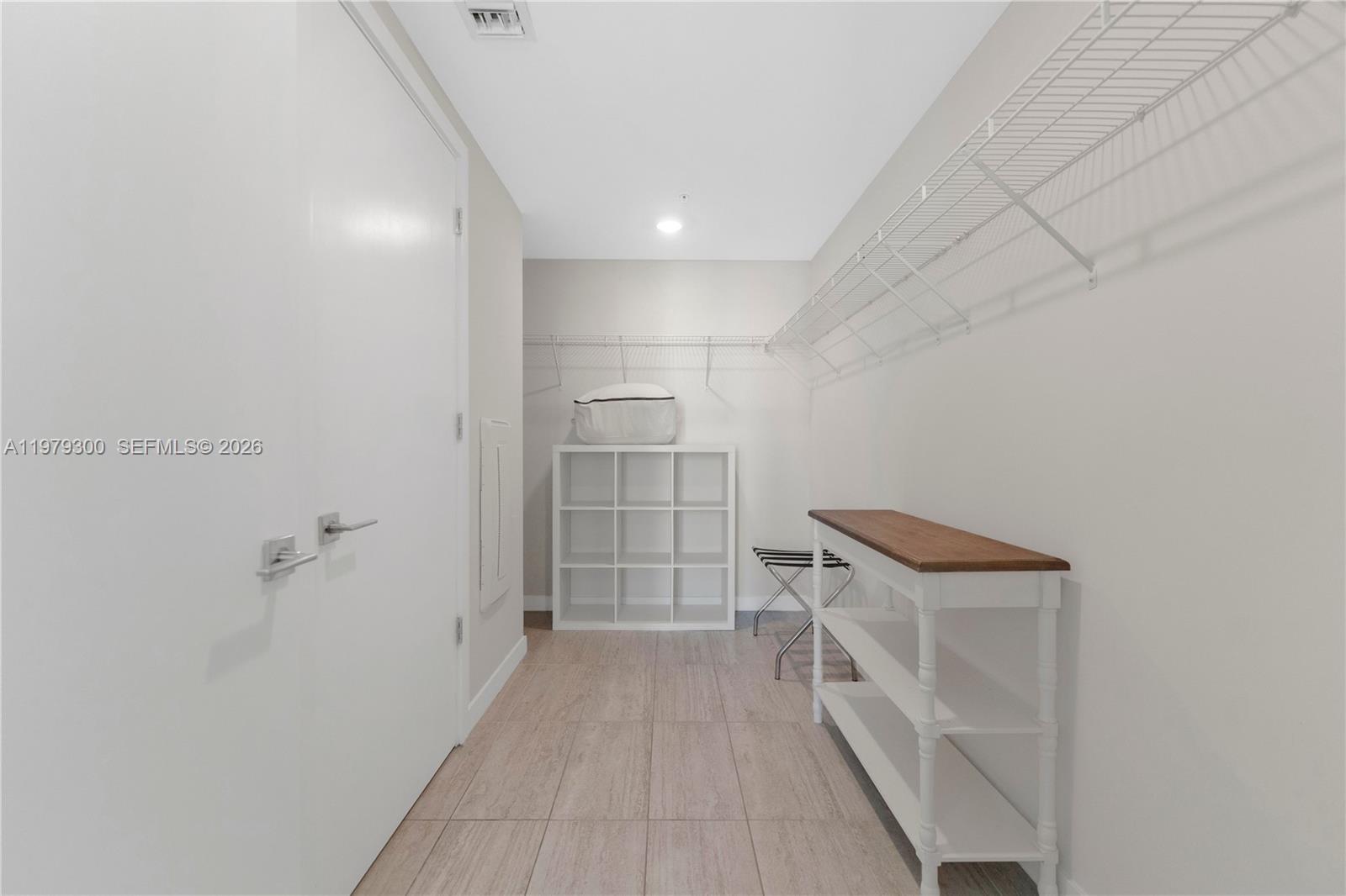 QUADRO CONDO - Residential