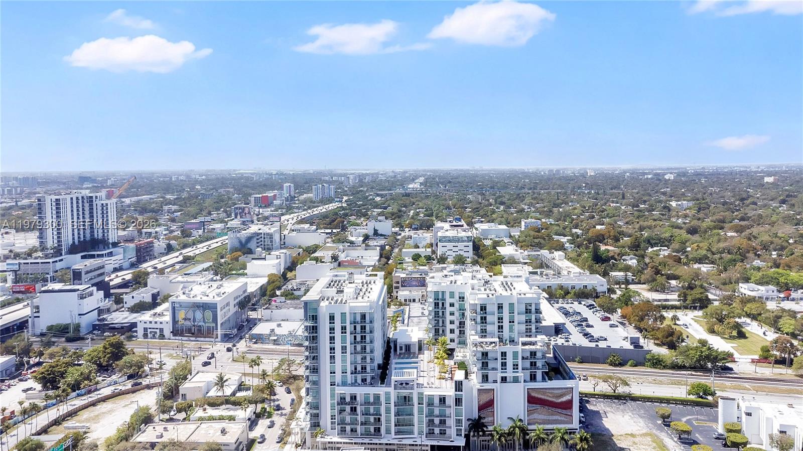 QUADRO CONDO - Residential