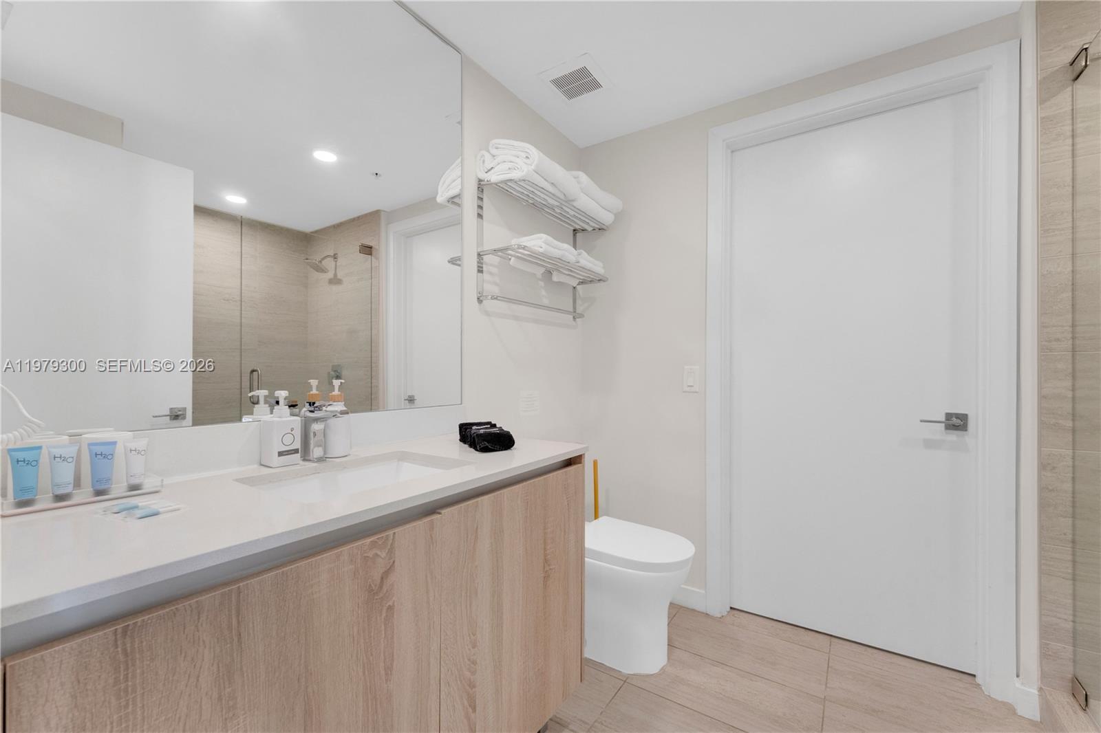 QUADRO CONDO - Residential