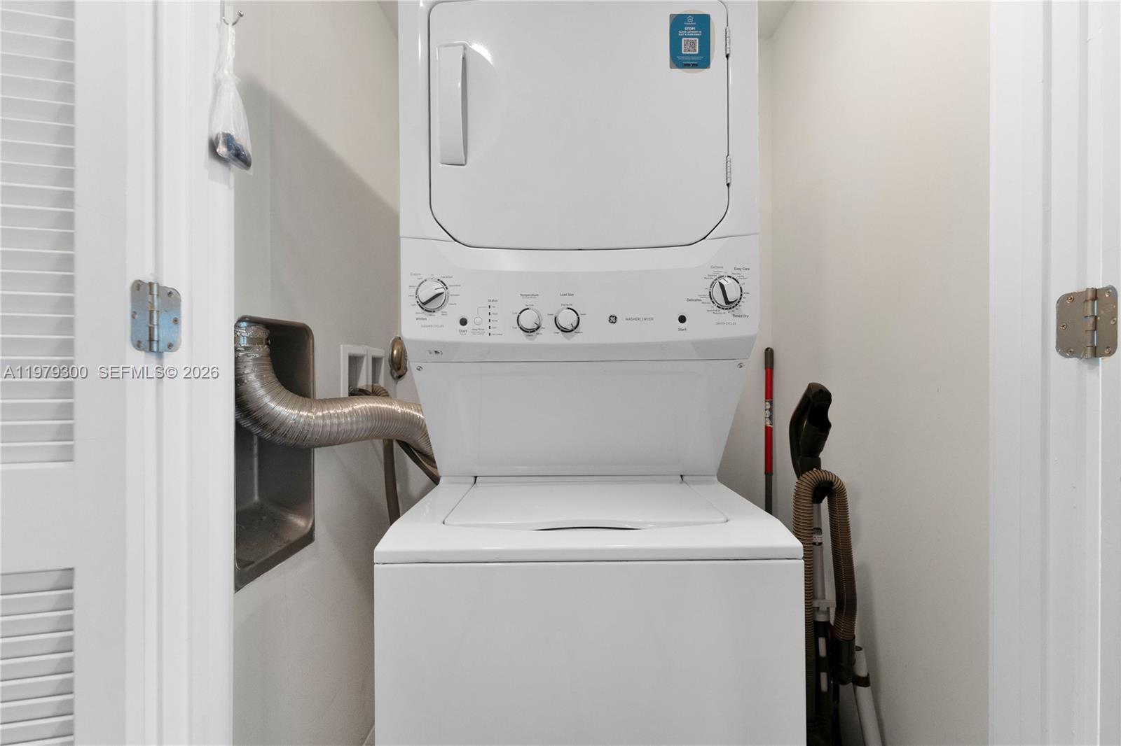 QUADRO CONDO - Residential