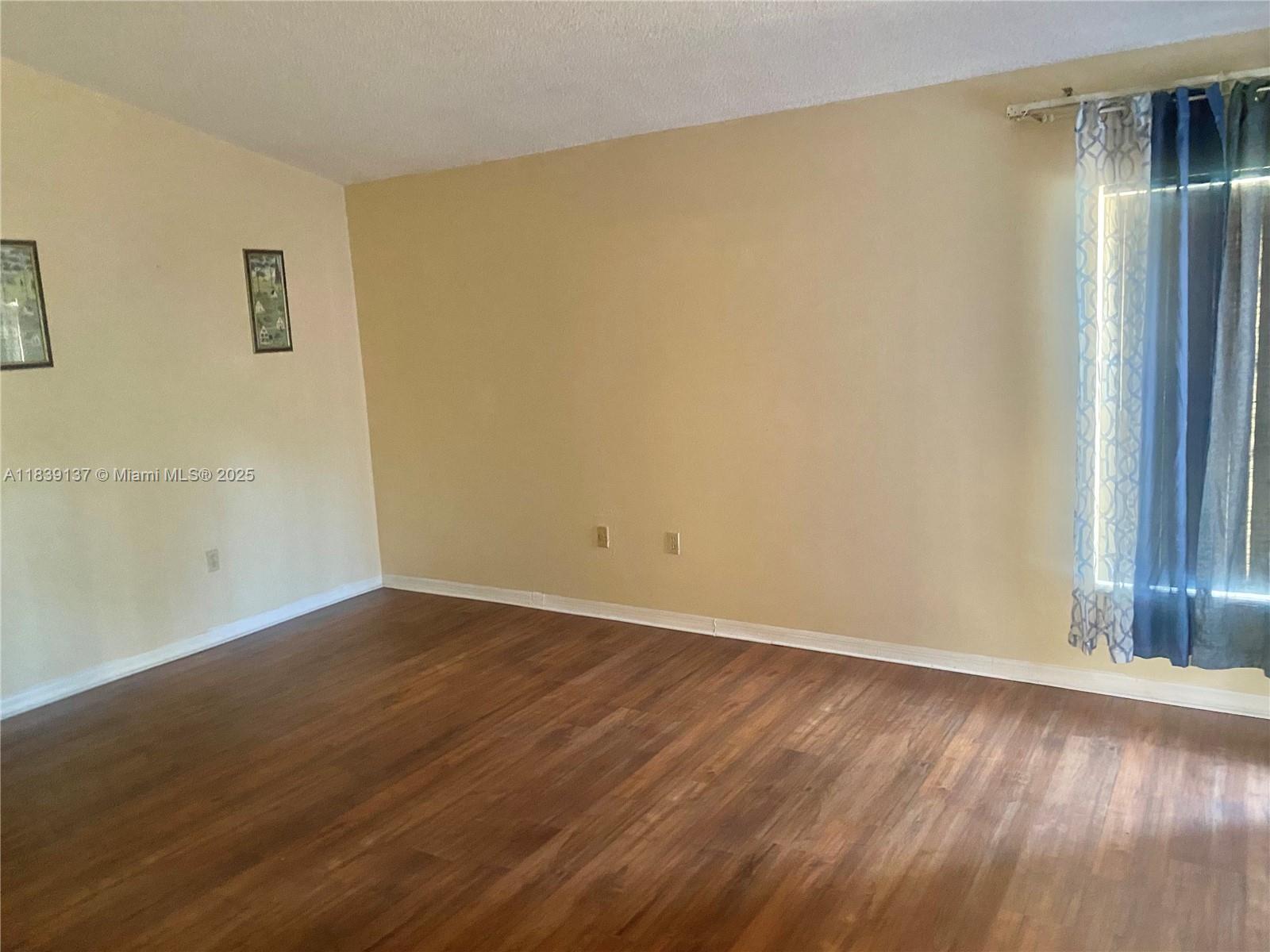 19303 NW 87th Ct Cir 19303