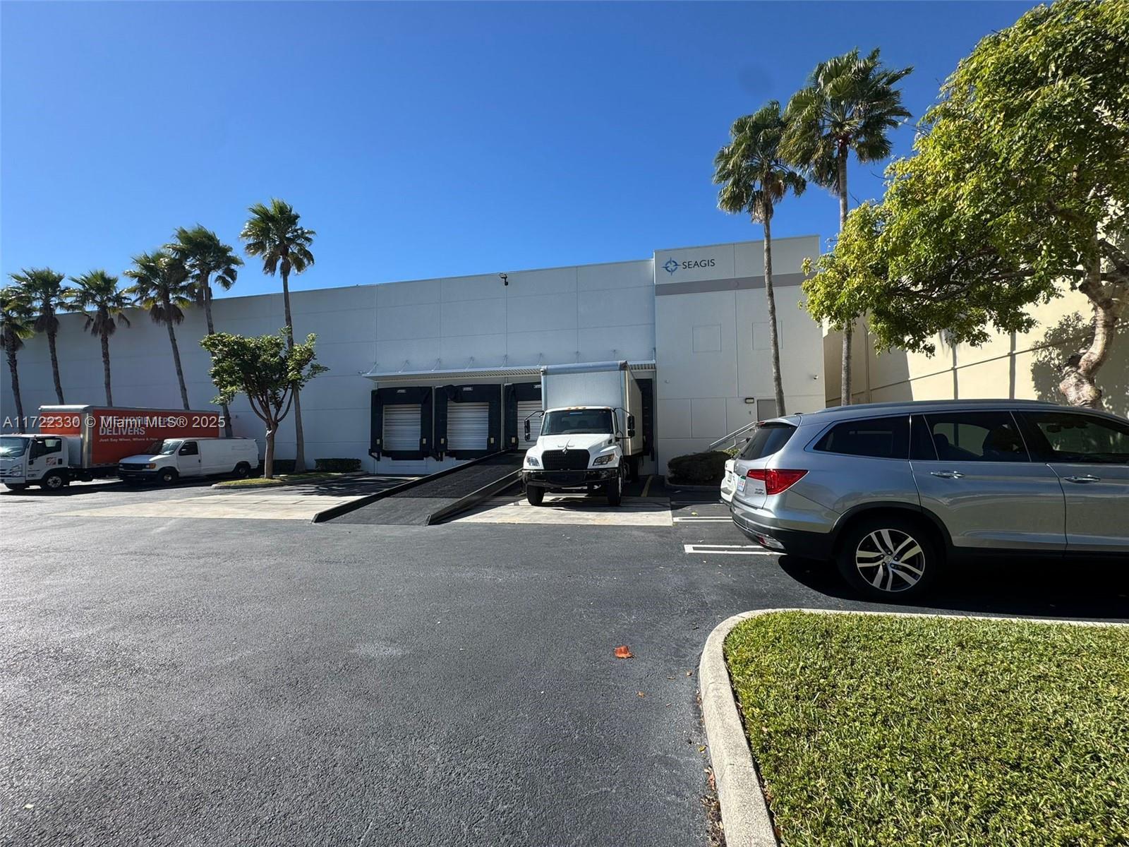 AMAZING Warehouse Space with 100% AIR CONDITIONING AC'd Space! GOOD PRICE! 21,094 square feet plus common areas, located in Doral West. This is a GROSS LEASE. The rate includes maintenance and sewage, internet access. The building has an open reception lobby. Large bathrooms for men and women. Optional access to the Conference Room, ample parking spaces for guests. Beautiful and lush landscapes. Minutes from the Turnpike, Dolphin Expressway (SR 836), Miami International Airport and the Port of Miami.
