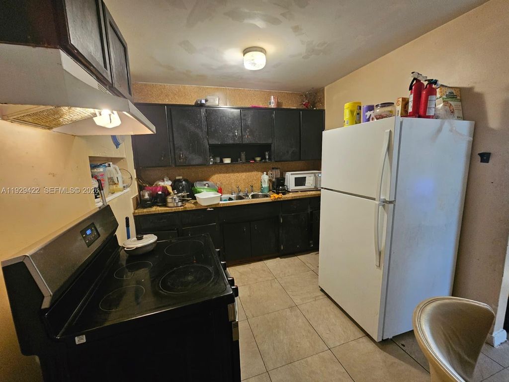Photo of 221 NE 21st St, Pompano Beach, FL 33060 (MLS # A11929422)