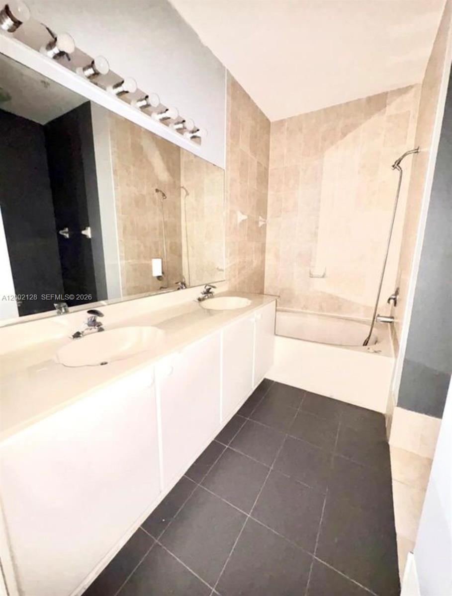 COURTYARDS THREE CONDO - Residential Lease