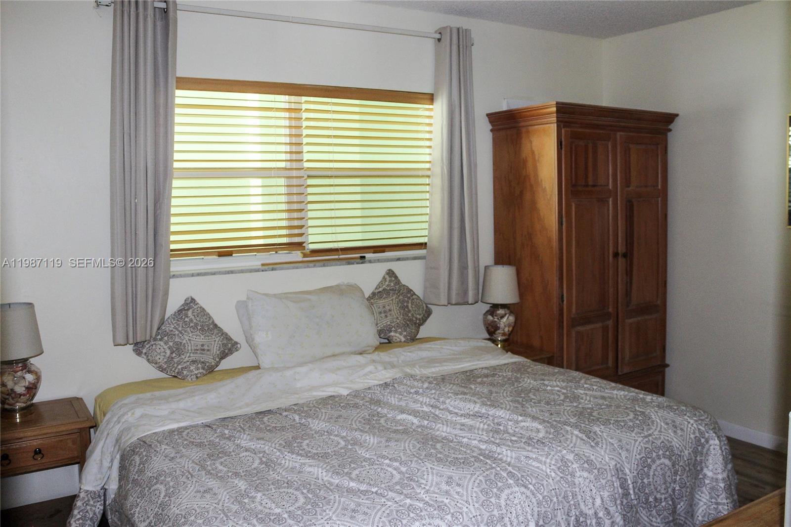 JADE BEACH VILLAS CONDO - Residential Lease