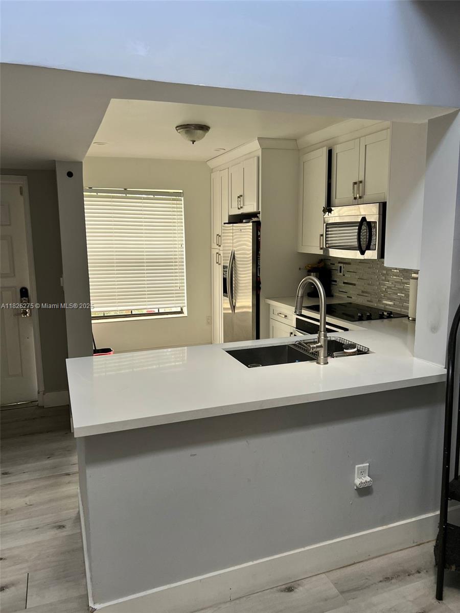 12922 SW 88th Ter B-206, Miami, FL, 33186/$349,999 2 12922 SW 88th Ter B-206