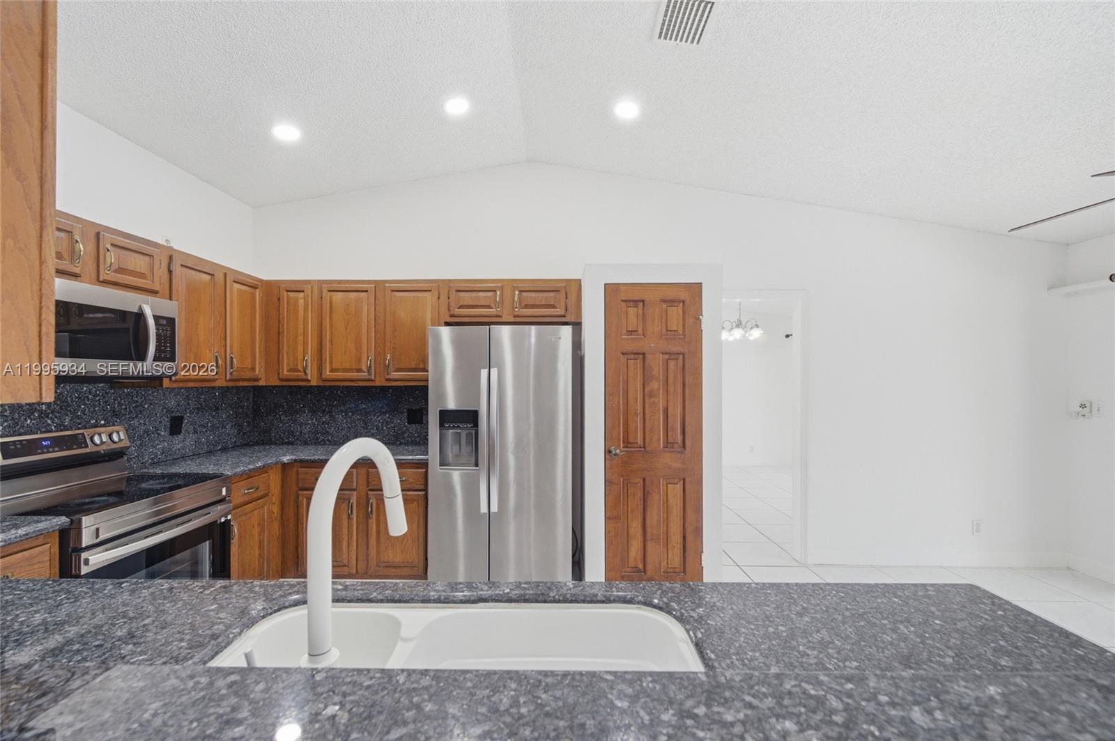 CYPRESS GLEN - Residential Lease