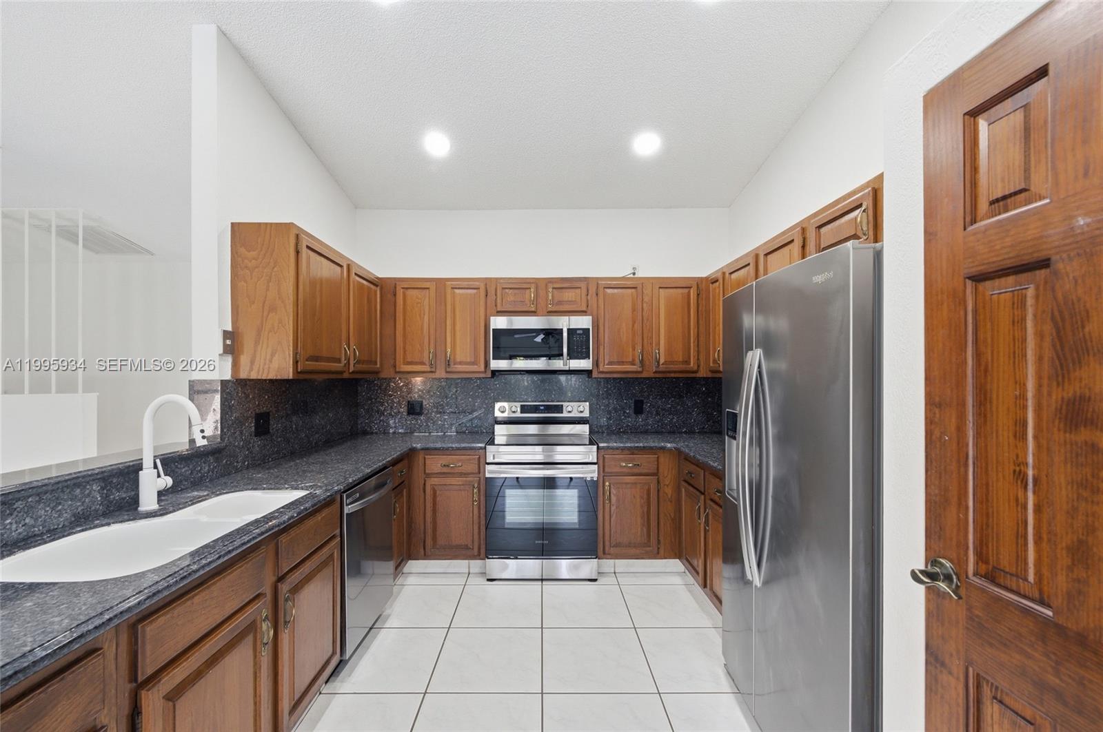 CYPRESS GLEN - Residential Lease