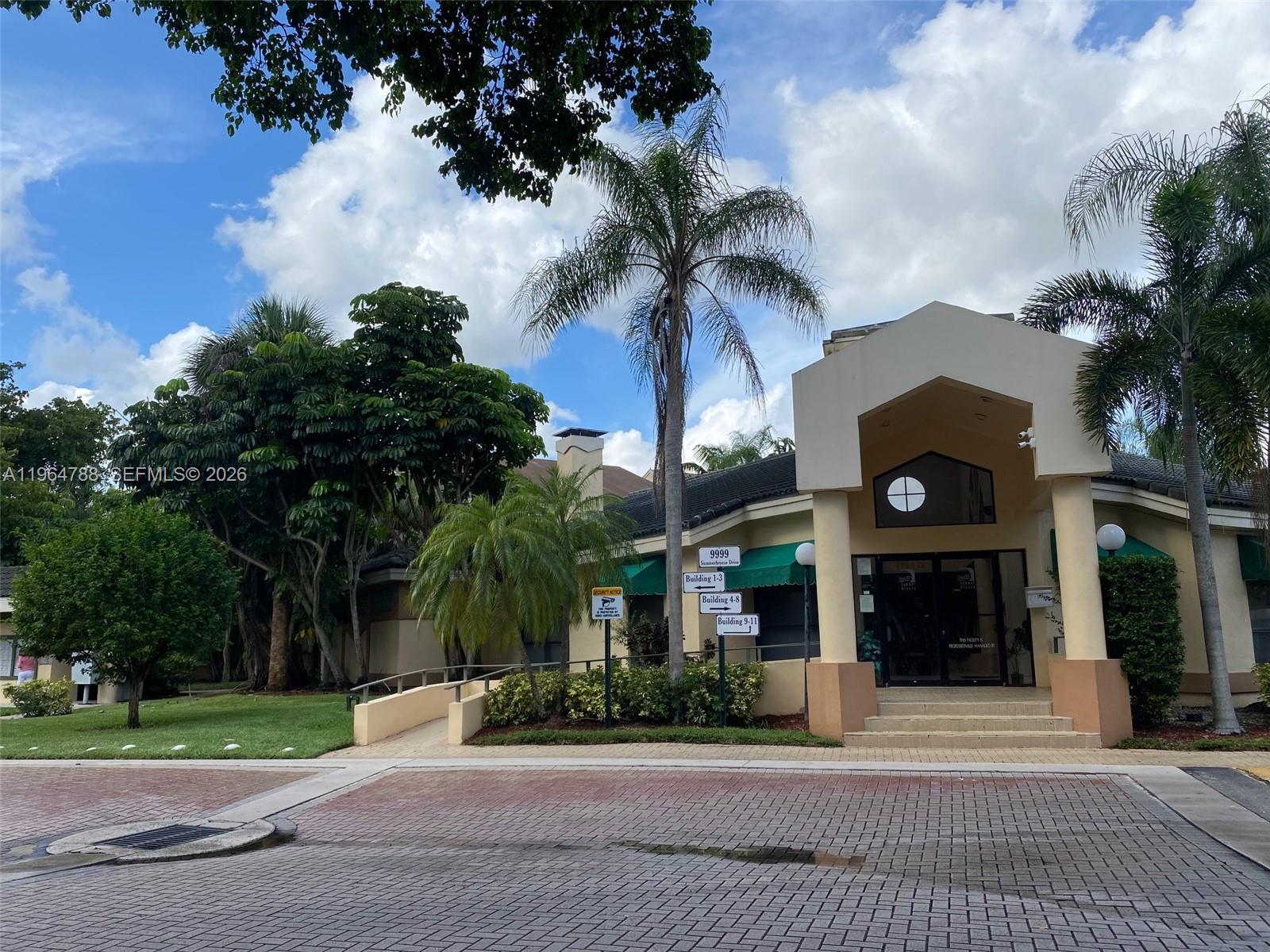 SUMMERBREEZE CONDO - Residential