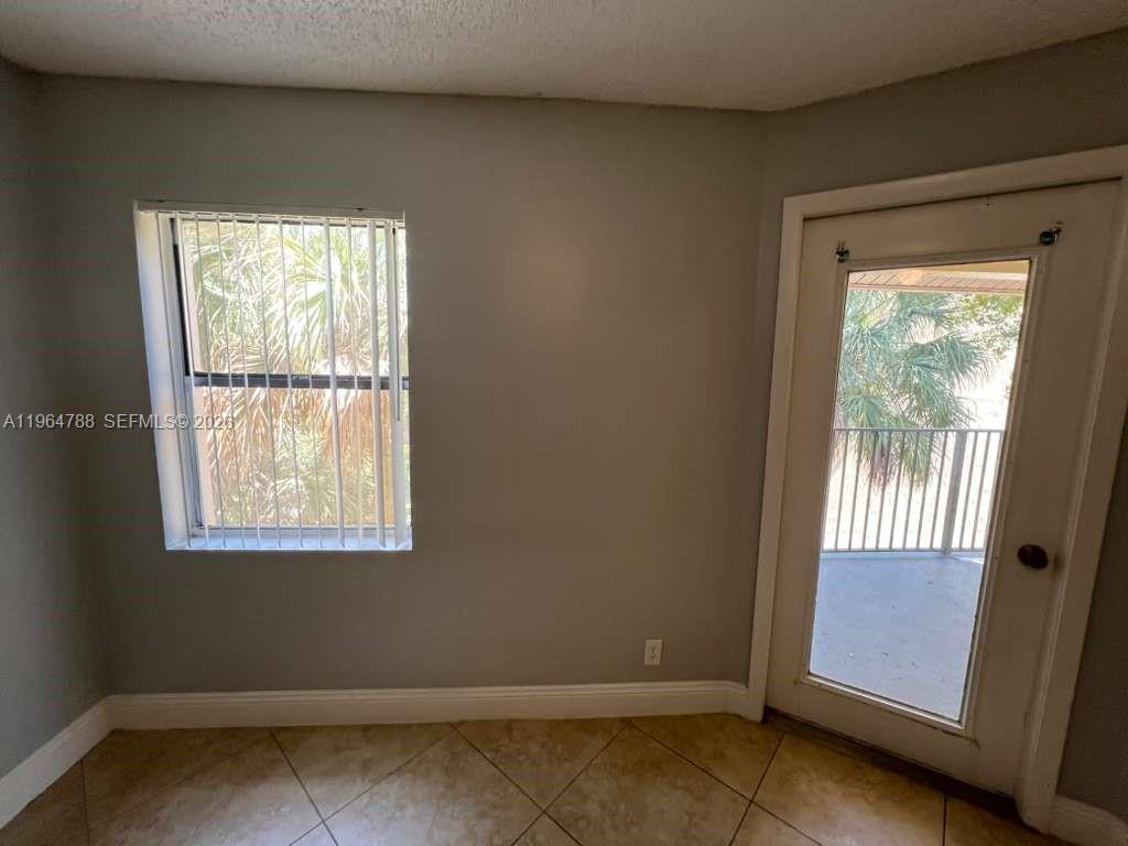 SUMMERBREEZE CONDO - Residential