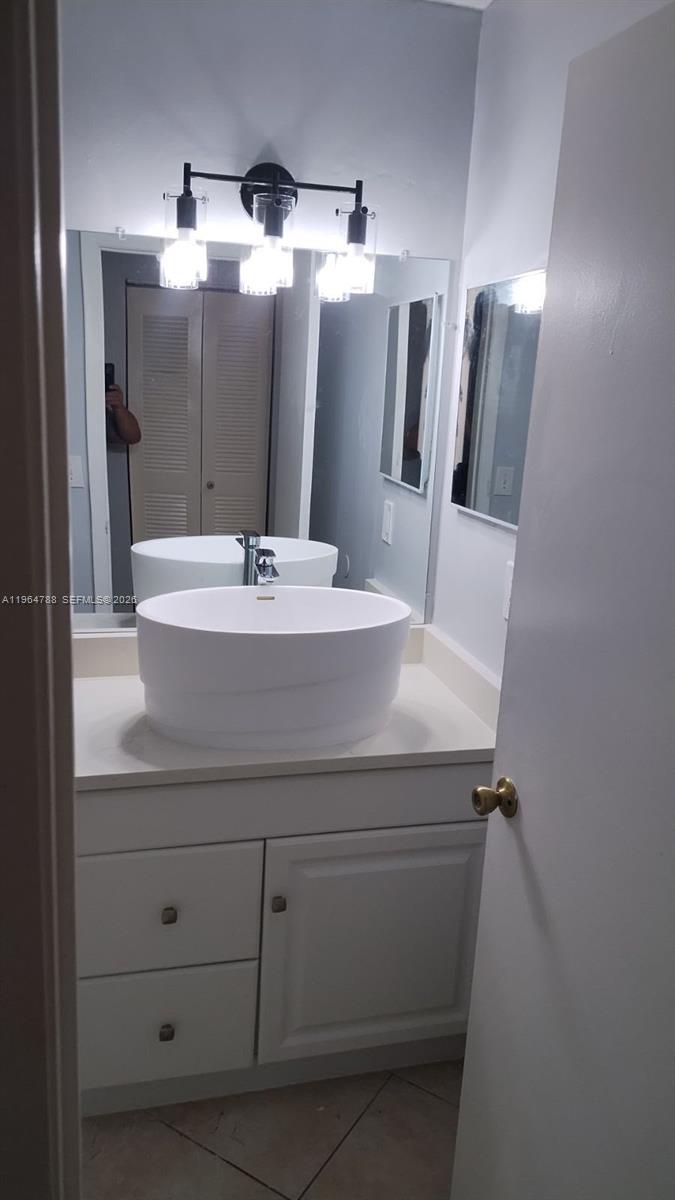 SUMMERBREEZE CONDO - Residential