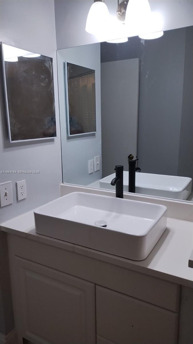 SUMMERBREEZE CONDO - Residential