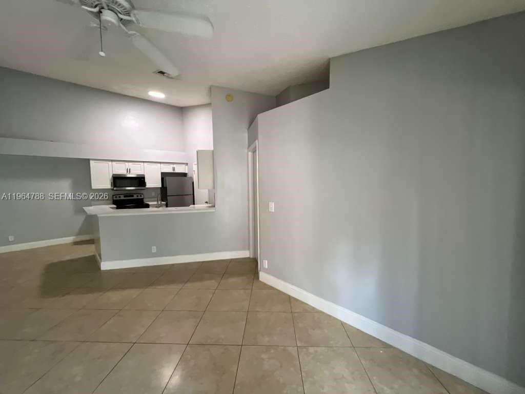 SUMMERBREEZE CONDO - Residential