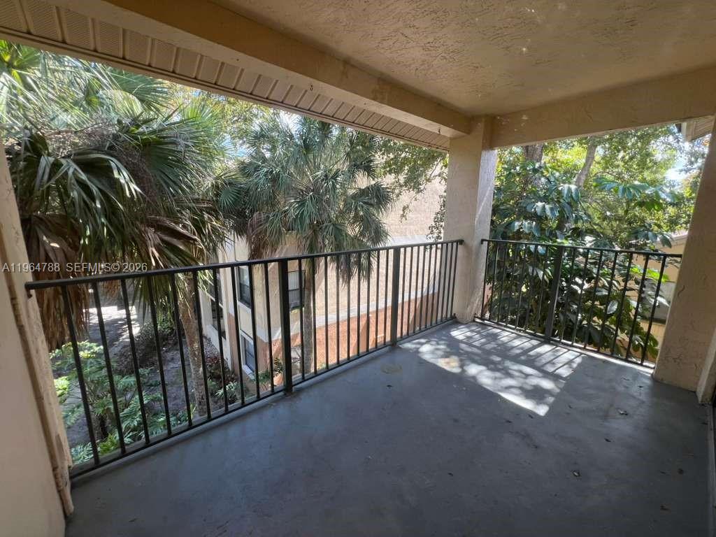 SUMMERBREEZE CONDO - Residential