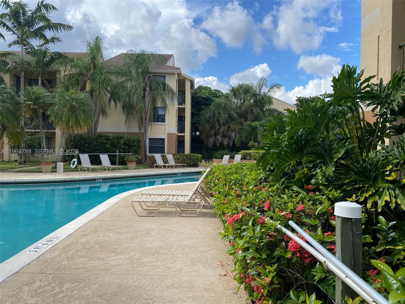 SUMMERBREEZE CONDO - Residential