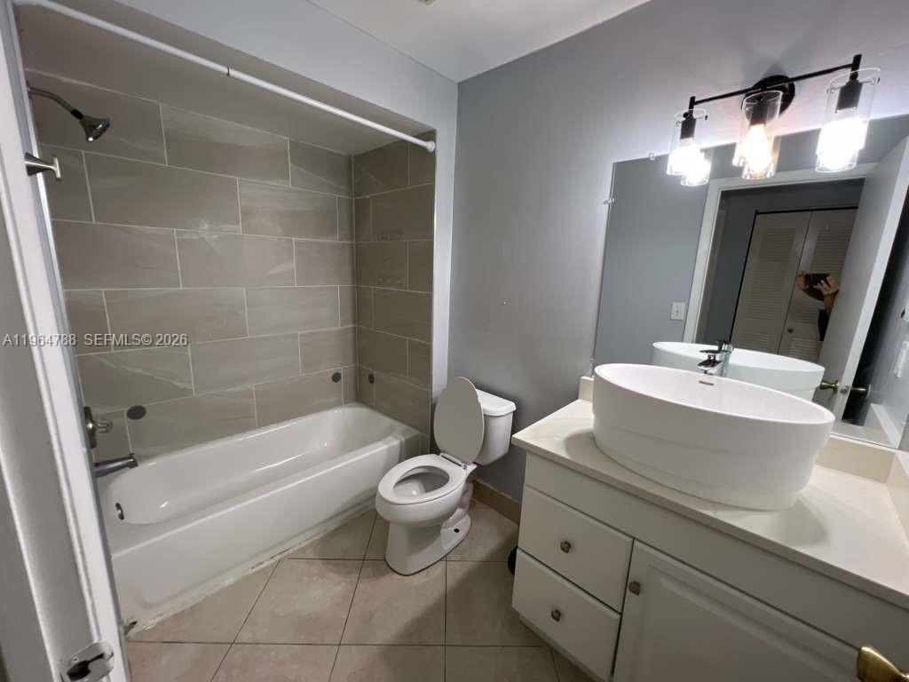 SUMMERBREEZE CONDO - Residential