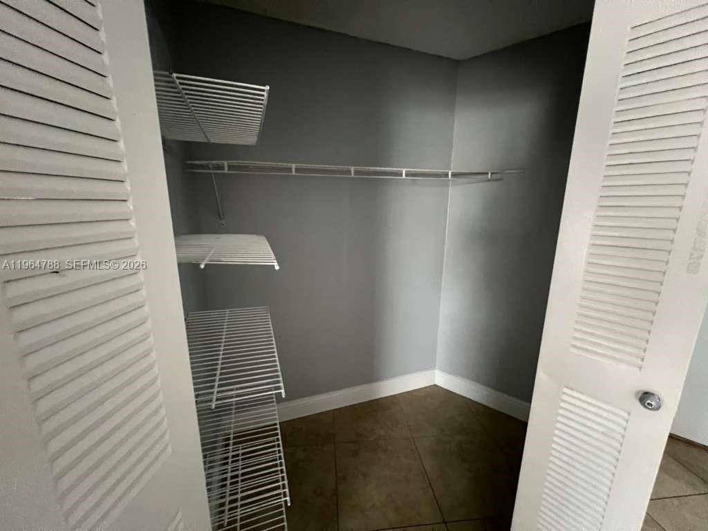 SUMMERBREEZE CONDO - Residential