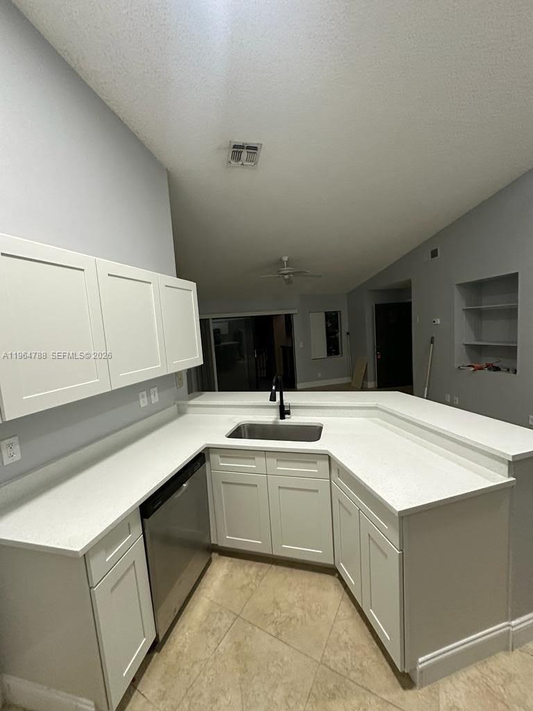 SUMMERBREEZE CONDO - Residential