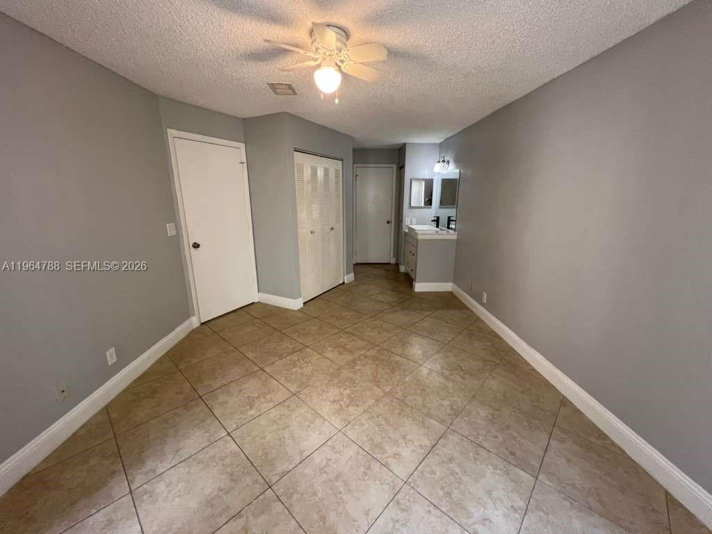 SUMMERBREEZE CONDO - Residential